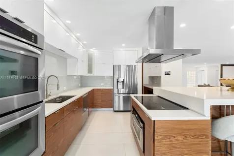 1525 Diplomat Parkway Hollywood FL 33019