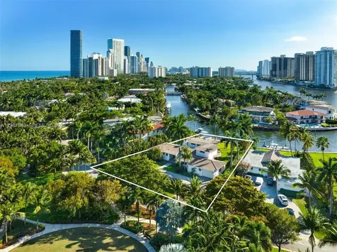 268 S Parkway Golden Beach FL 33160