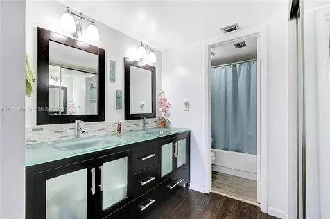 1100 Colony Point Circle Pembroke Pines FL 33026
