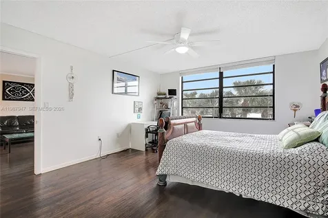 1100 Colony Point Circle Pembroke Pines FL 33026