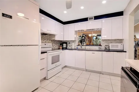 1100 Colony Point Circle Pembroke Pines FL 33026