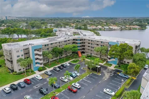 1100 Colony Point Circle Pembroke Pines FL 33026