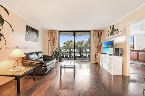 1100 Colony Point Circle Pembroke Pines FL 33026