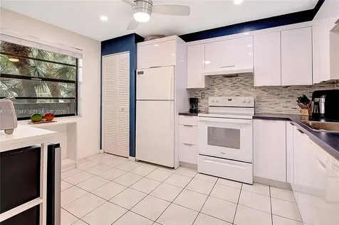 1100 Colony Point Circle Pembroke Pines FL 33026
