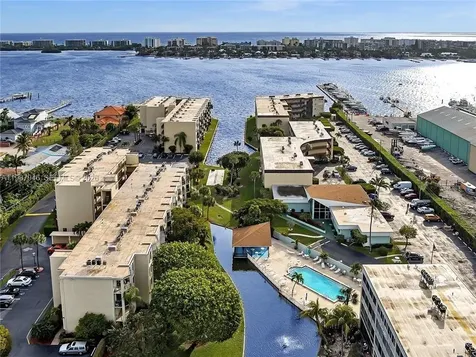 200 S Waterway Drive S Lantana FL 33462