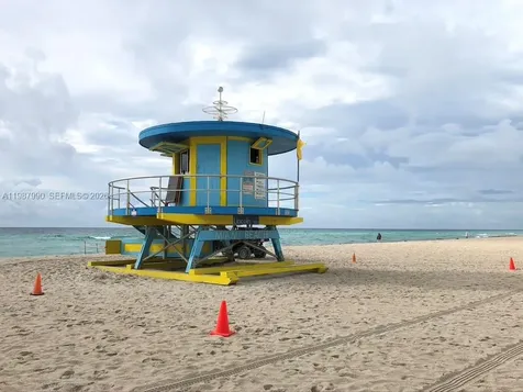 100 Lincoln Road Miami Beach FL 33139