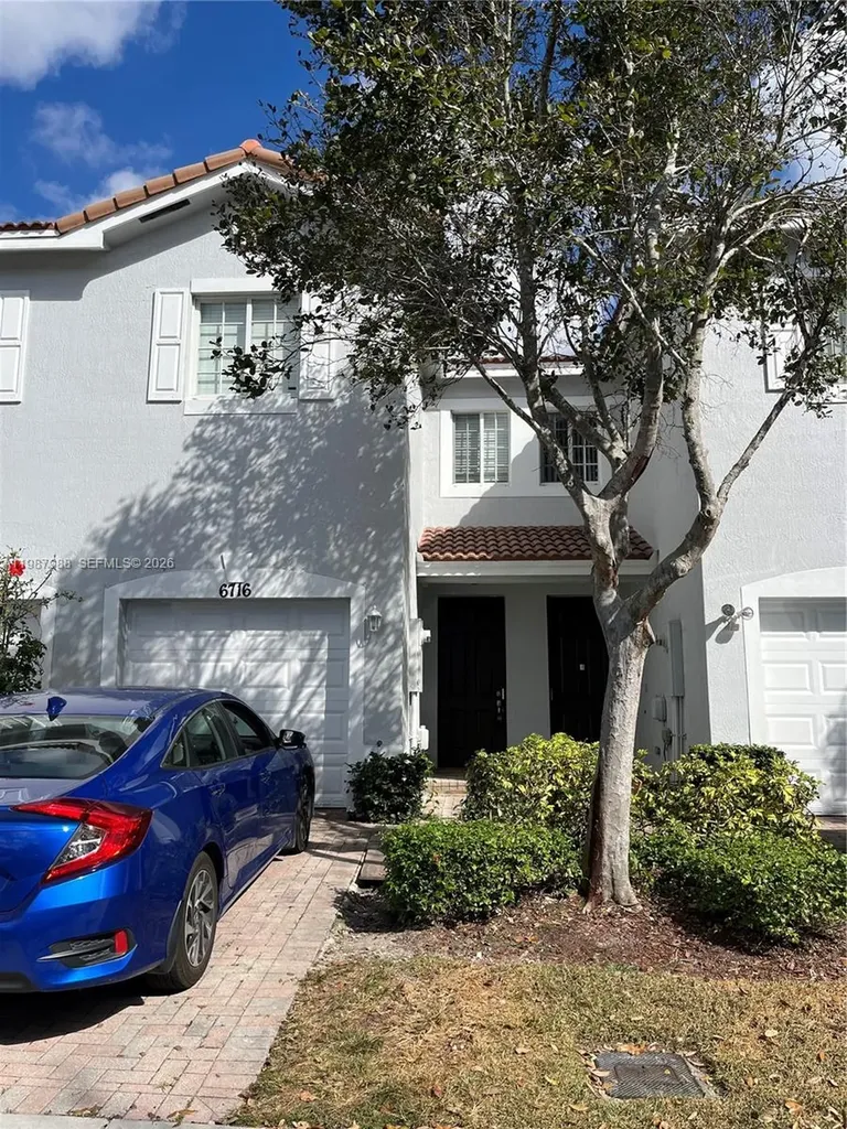 6716 Cypress Walk Terrace Tamarac FL 33321