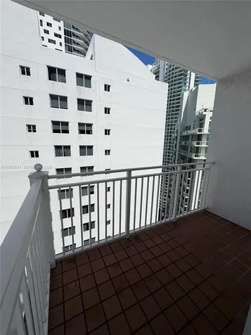 185 SE 14th Terrace Miami FL 33131