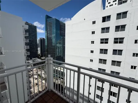 185 SE 14th Terrace Miami FL 33131