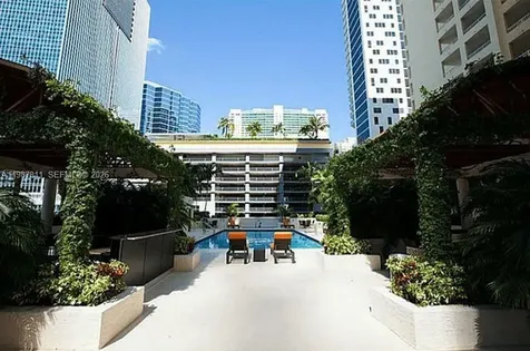 185 SE 14th Terrace Miami FL 33131