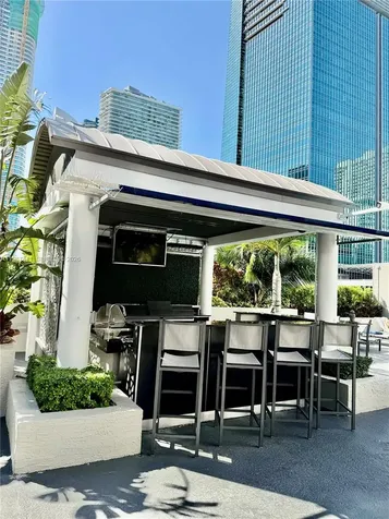 185 SE 14th Terrace Miami FL 33131