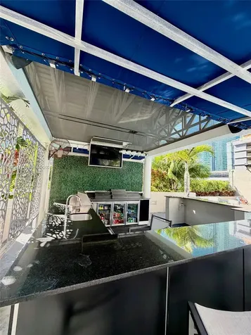 185 SE 14th Terrace Miami FL 33131