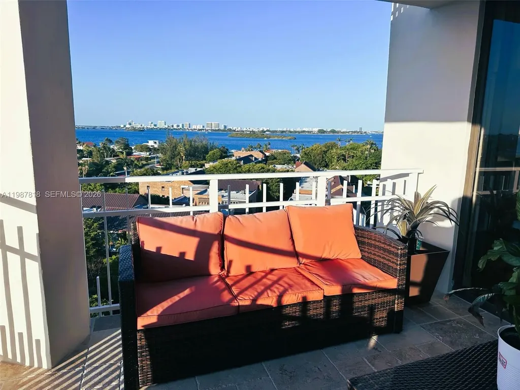 1000 Quayside Terrace Miami FL 33138
