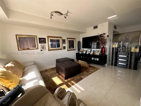 1000 Quayside Terrace Miami FL 33138