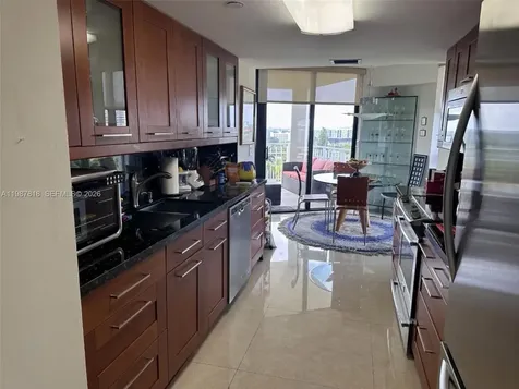 1000 Quayside Terrace Miami FL 33138