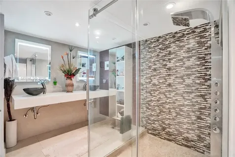 1000 Quayside Terrace Miami FL 33138