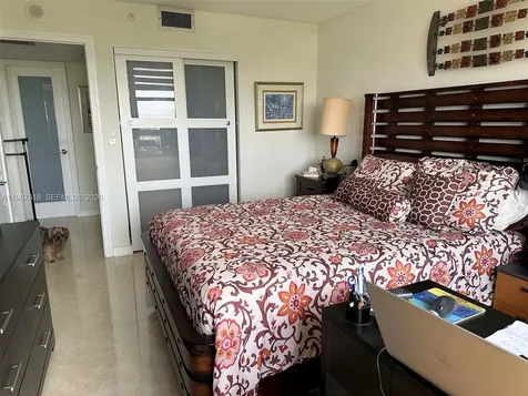 1000 Quayside Terrace Miami FL 33138