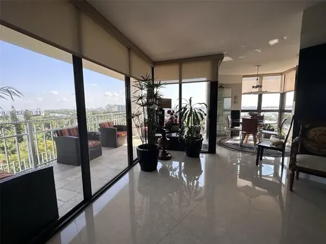 1000 Quayside Terrace Miami FL 33138