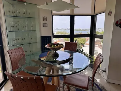 1000 Quayside Terrace Miami FL 33138