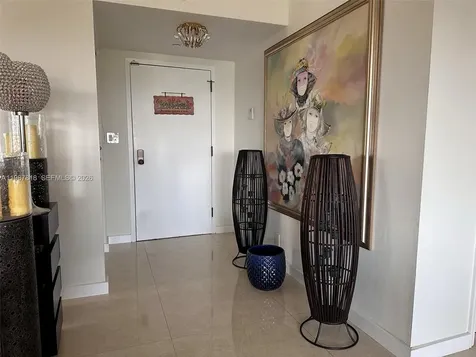 1000 Quayside Terrace Miami FL 33138