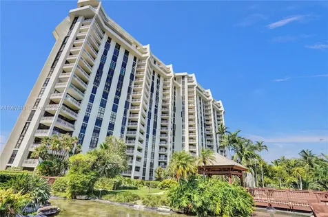 1000 Quayside Terrace Miami FL 33138