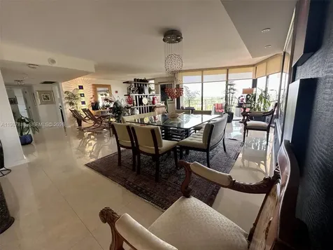 1000 Quayside Terrace Miami FL 33138