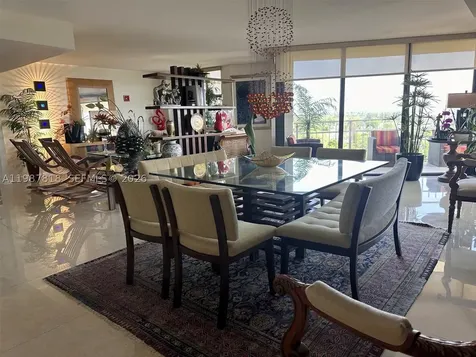 1000 Quayside Terrace Miami FL 33138