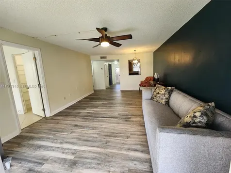 2780 N Pine Island Road Sunrise FL 33322