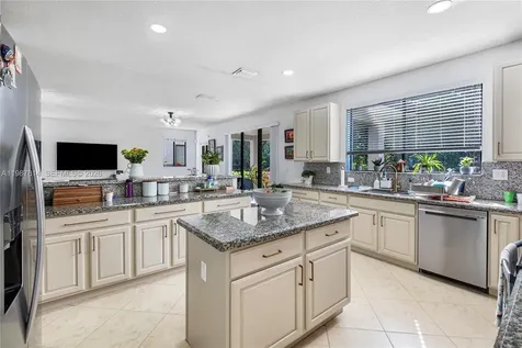 7726 SW 193rd Lane Cutler Bay FL 33157