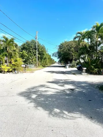 31107 Avenue I Big Pine FL 33043