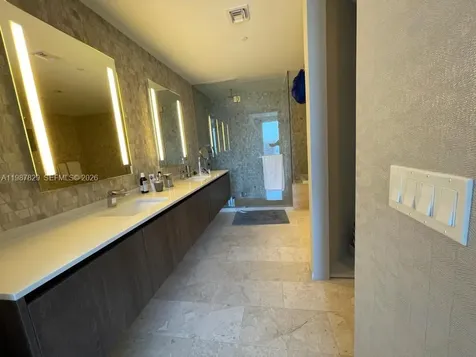88 SW 7th Street Miami FL 33130