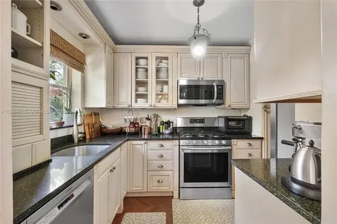 5961 SW 46th Terrace Miami FL 33155