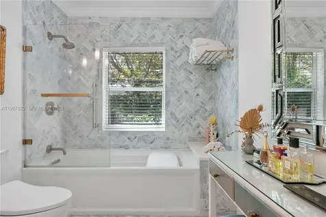 5961 SW 46th Terrace Miami FL 33155