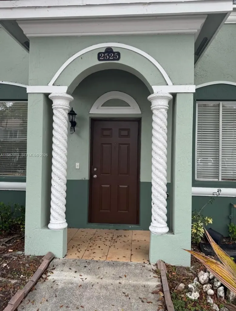 2525 SE 14th Avenue Homestead FL 33035