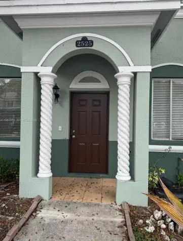 2525 SE 14th Avenue Homestead FL 33035
