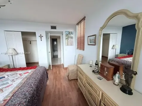 2841 Somerset Drive Lauderdale Lakes FL 33311