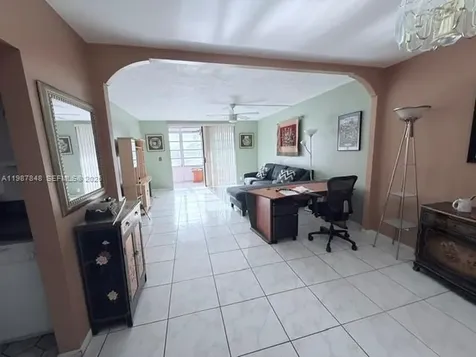 2841 Somerset Drive Lauderdale Lakes FL 33311