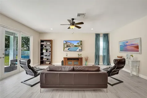484 Cambridge Drive Weston FL 33326