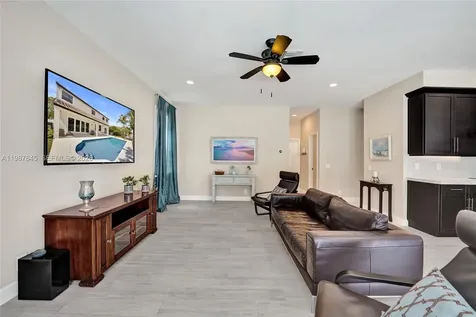 484 Cambridge Drive Weston FL 33326