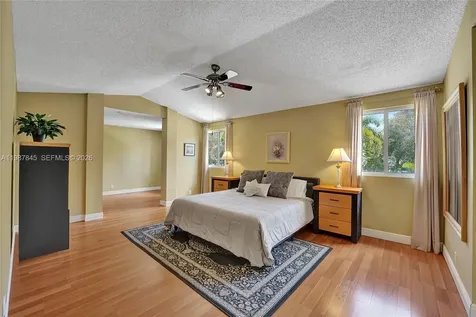 484 Cambridge Drive Weston FL 33326