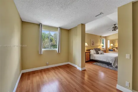 484 Cambridge Drive Weston FL 33326