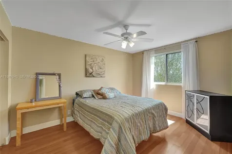484 Cambridge Drive Weston FL 33326