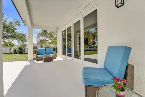 484 Cambridge Drive Weston FL 33326