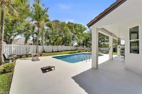 484 Cambridge Drive Weston FL 33326