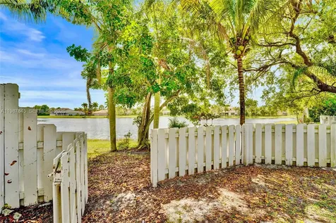 484 Cambridge Drive Weston FL 33326