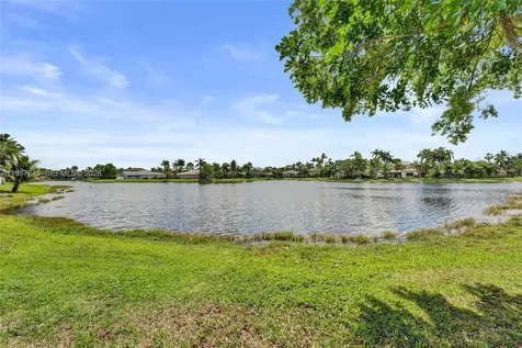 484 Cambridge Drive Weston FL 33326