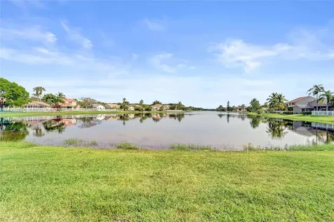 484 Cambridge Drive Weston FL 33326