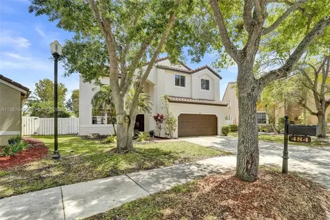 484 Cambridge Drive Weston FL 33326