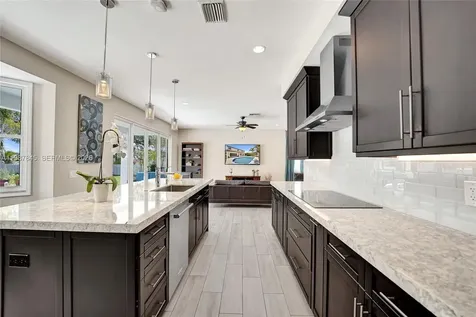 484 Cambridge Drive Weston FL 33326