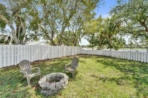 484 Cambridge Drive Weston FL 33326